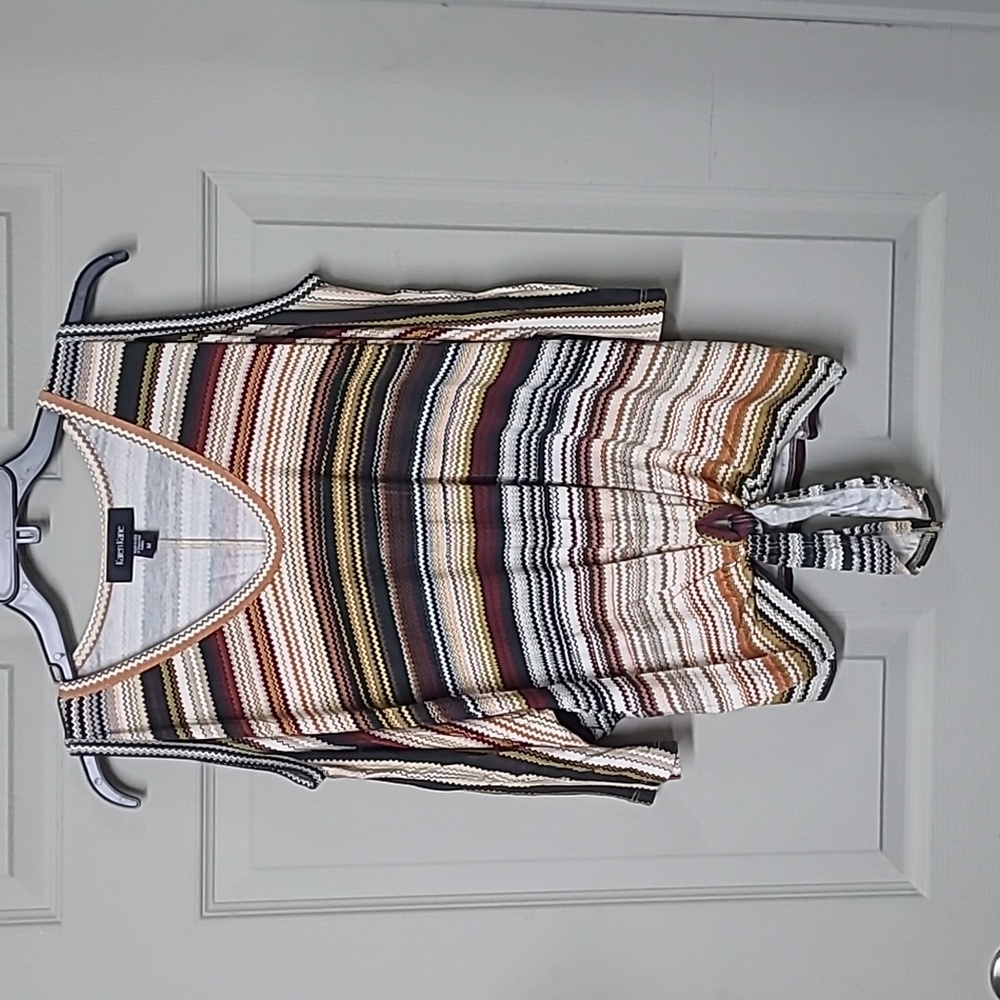 Karen Kane Tie-Front Top Round Neckline Dolman Peek-A-Boo Sleeve Zig-Zag M EUC